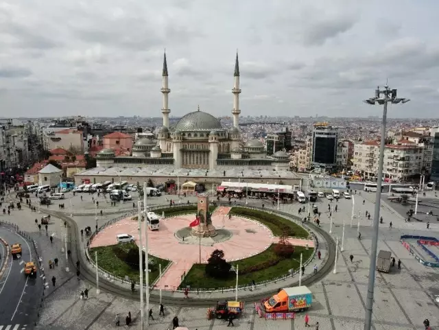 Taksim Camii Ramazan ayına hazırlanıyor Taksim Camii Ramazan ayına hazırlanıyor