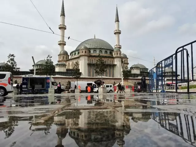 Taksim Camii Ramazan ayına hazırlanıyor Taksim Camii Ramazan ayına hazırlanıyor