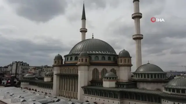 Taksim Camii Ramazan ayına hazırlanıyor Taksim Camii Ramazan ayına hazırlanıyor