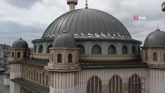 Taksim Camii Ramazan ayına hazırlanıyor Taksim Camii Ramazan ayına hazırlanıyor