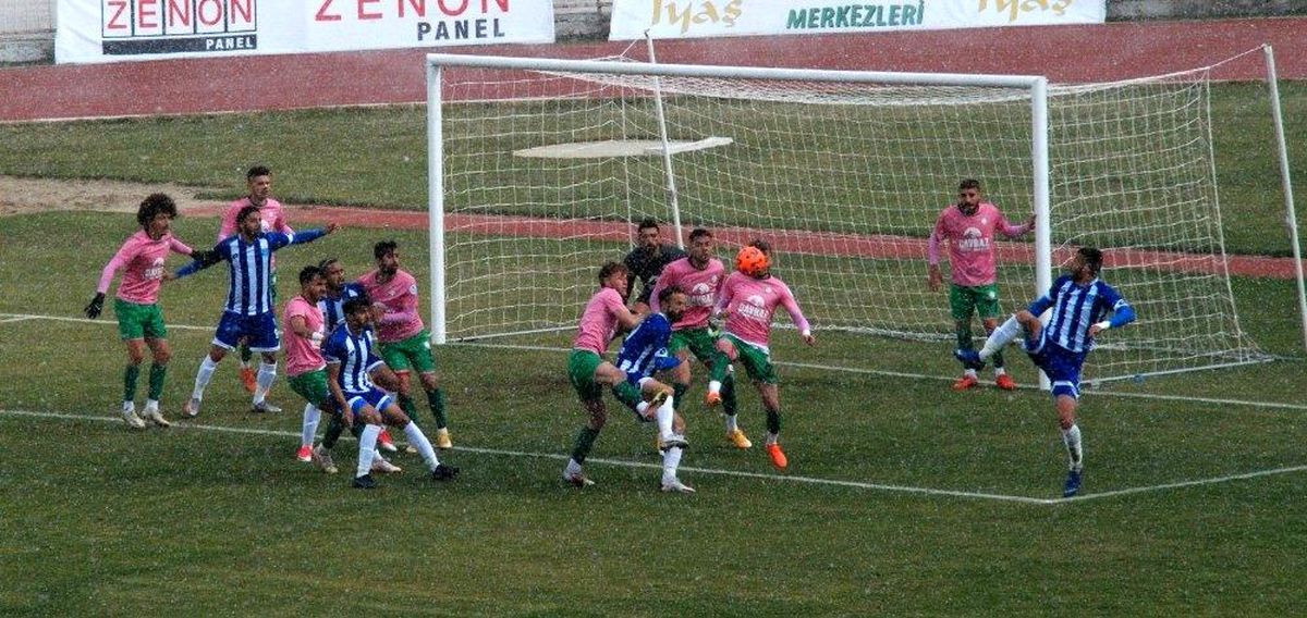 TFF 3.Lig: Isparta 32 Spor: 2 Elazığ Karakoçan FK: 2