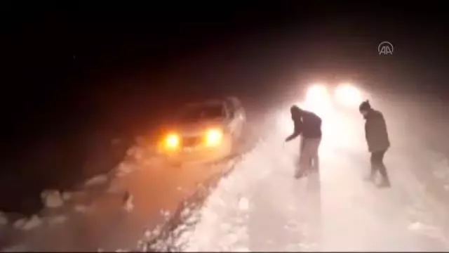 Tipide mahsur kalan Aras EDAŞ ekipleri kurtarıldı Tipide mahsur kalan Aras EDAŞ ekipleri kurtarıldı