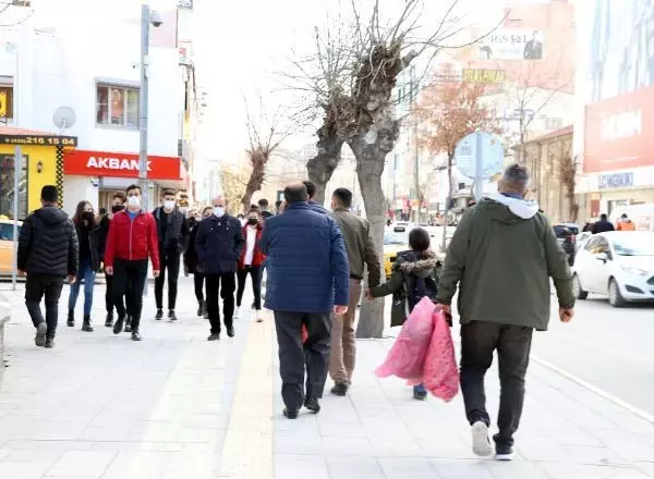 VAN Van Valisi: Kırmızı bölgelerden öğretmenler geldi