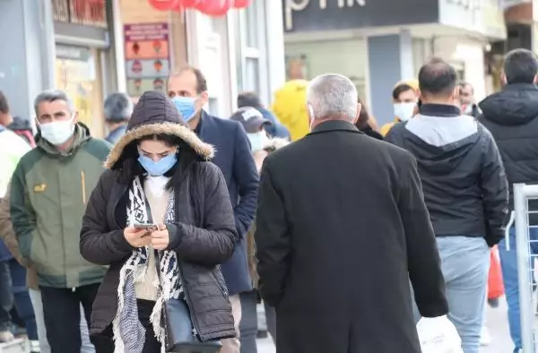 VAN Van Valisi: Kırmızı bölgelerden öğretmenler geldi