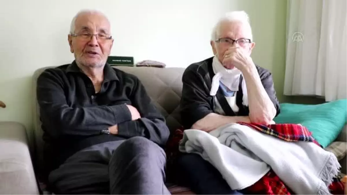 Yaşlı çift bakıcıları tarafından soyuldu