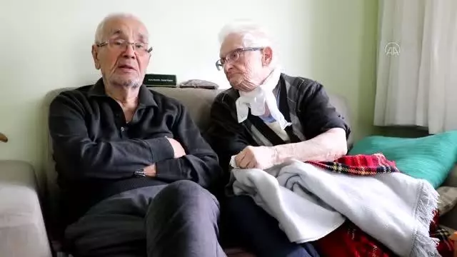 Yaşlı çift bakıcıları tarafından soyuldu