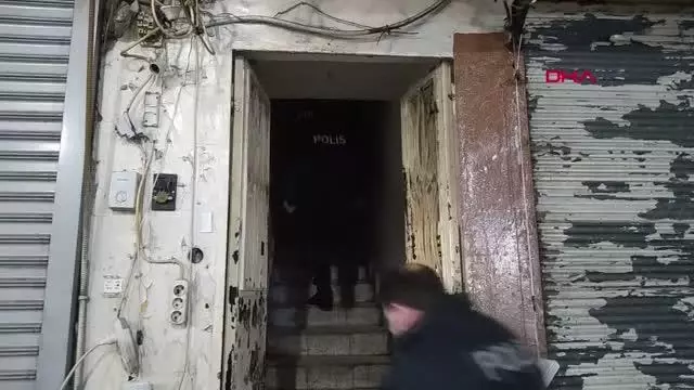 Adana'da kahvehane baskınında 8 kişiye ceza kesildi Adana'da kahvehane baskınında 8 kişiye ceza kesildi