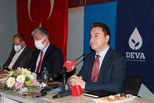 Ali Babacan, partisinin ilçe kongresine katıldı Ali Babacan, partisinin ilçe kongresine katıldı