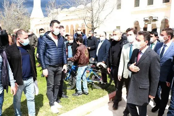 Ali Babacan, partisinin ilçe kongresine katıldı Ali Babacan, partisinin ilçe kongresine katıldı