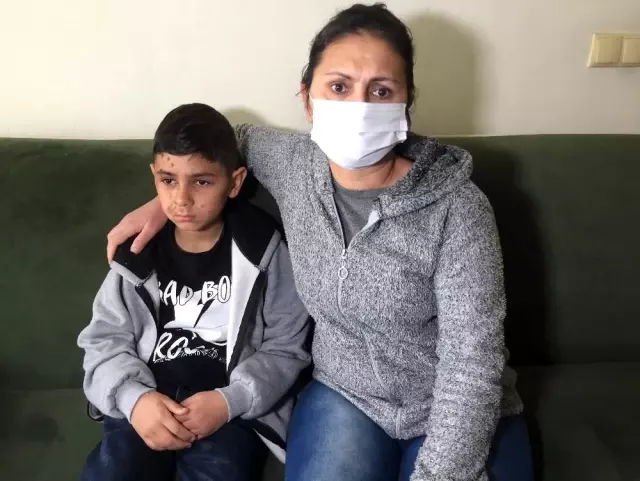 Arkadaşının attığı temizlik maddesi kör ediyordu Arkadaşının attığı temizlik maddesi kör ediyordu