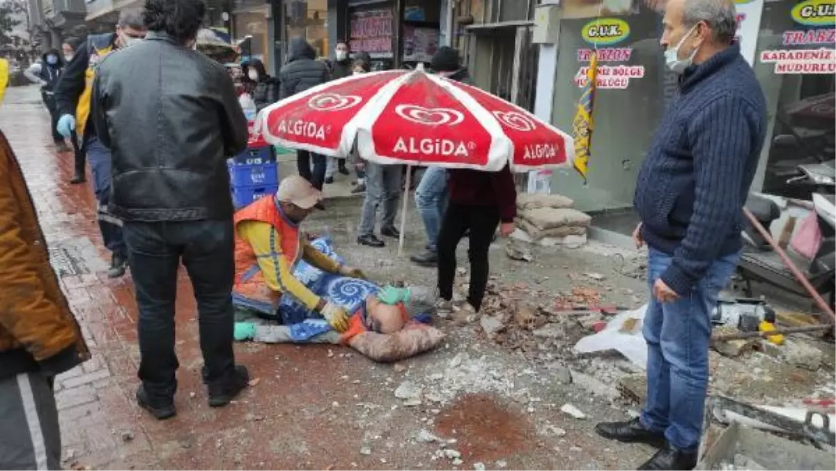 Balkon duvarı işçinin üzerine çöktü
