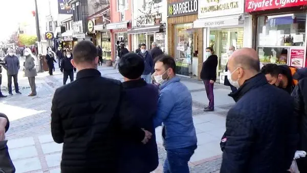Basın açıklaması yapan kadınlara böyle tepki gösterdi: 'Erkekler bu kadar kötü mü?' Basın açıklaması yapan kadınlara böyle tepki gösterdi: 'Erkekler bu kadar kötü mü?'