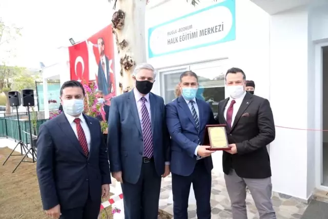 Bodrum'da açılan Halk Eğitim Merkezi'nde yüzlerce kursiyer eğitim görecek Bodrum'da açılan Halk Eğitim Merkezi'nde yüzlerce kursiyer eğitim görecek