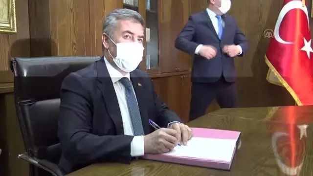 Buharkent'e yapılacak huzurevi için imzalar atıldı Buharkent'e yapılacak huzurevi için imzalar atıldı