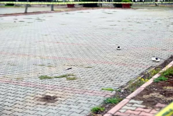 Son dakika haber: ADANA Camiye gitmek için TIR'dan indi, kendisini takip eden kişilerce bıçaklanarak öldürüldü Son dakika haber: ADANA Camiye gitmek için TIR'dan indi, kendisini takip eden kişilerce bıçaklanarak öldürüldü