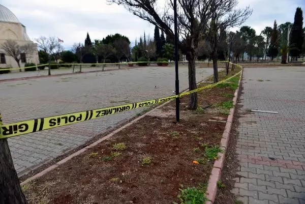 Son dakika haber: ADANA Camiye gitmek için TIR'dan indi, kendisini takip eden kişilerce bıçaklanarak öldürüldü Son dakika haber: ADANA Camiye gitmek için TIR'dan indi, kendisini takip eden kişilerce bıçaklanarak öldürüldü