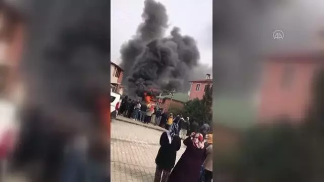 Son dakika haberi: Çatıda başlayan ve binayı saran yangın itfaiye ekiplerince söndürüldü Son dakika haberi: Çatıda başlayan ve binayı saran yangın itfaiye ekiplerince söndürüldü
