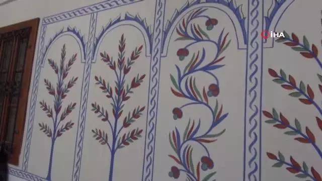 Çivi kullanılmadan yapılan tarihi ahşap cami ibadete açıldı Çivi kullanılmadan yapılan tarihi ahşap cami ibadete açıldı