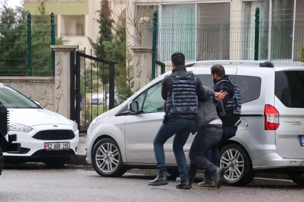 Son dakika haberleri! Diyarbakır'da evde alıkonulanları kurtarma operasyonu (2) Son dakika haberleri! Diyarbakır'da evde alıkonulanları kurtarma operasyonu (2)