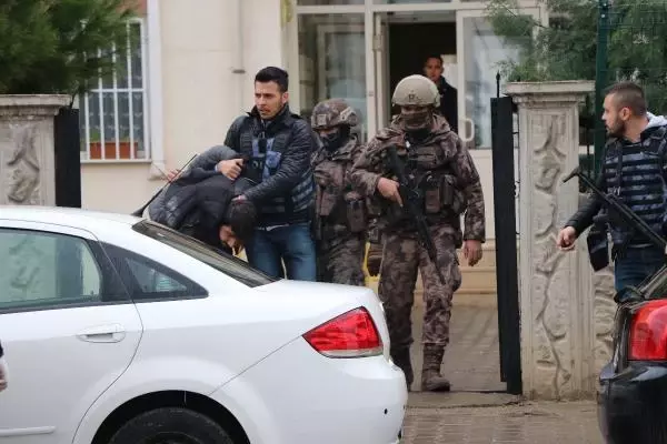Son dakika haberleri! Diyarbakır'da evde alıkonulanları kurtarma operasyonu (2) Son dakika haberleri! Diyarbakır'da evde alıkonulanları kurtarma operasyonu (2)
