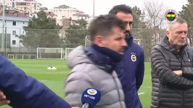 Emre Belözoğlu, Fenerbahçe'nin başında ilk idmanına çıktı Emre Belözoğlu, Fenerbahçe'nin başında ilk idmanına çıktı