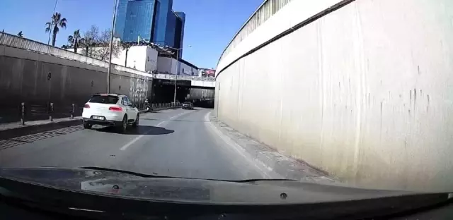 Epilepsi nöbeti geçiren motosiklet sürücüsü ölümlerden döndü Epilepsi nöbeti geçiren motosiklet sürücüsü ölümlerden döndü