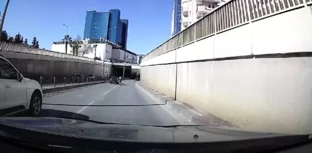 Epilepsi nöbeti geçiren motosiklet sürücüsü ölümlerden döndü Epilepsi nöbeti geçiren motosiklet sürücüsü ölümlerden döndü