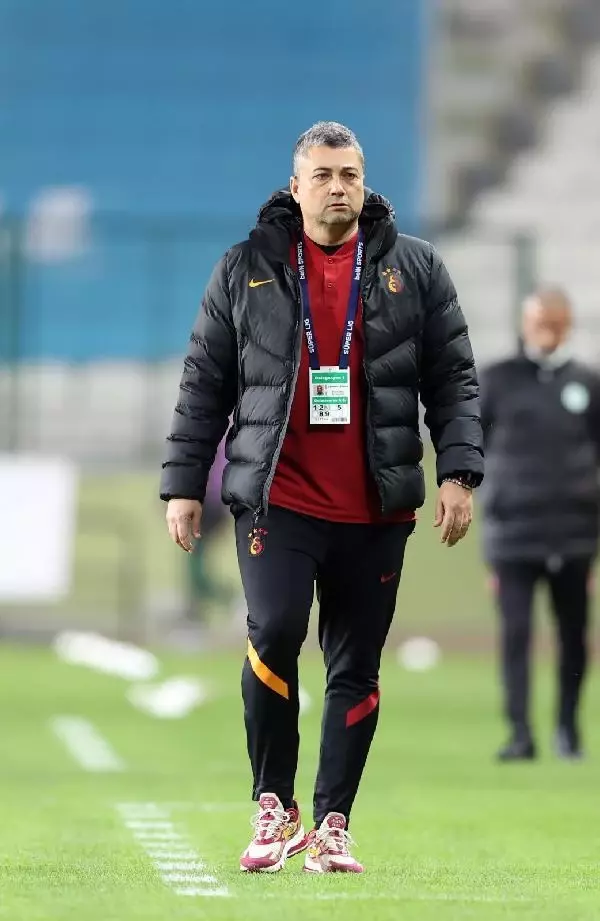 SPOR Galatasaray'ın kritik ve zorlu maçlarında gözler Levent Şahin'de SPOR Galatasaray'ın kritik ve zorlu maçlarında gözler Levent Şahin'de