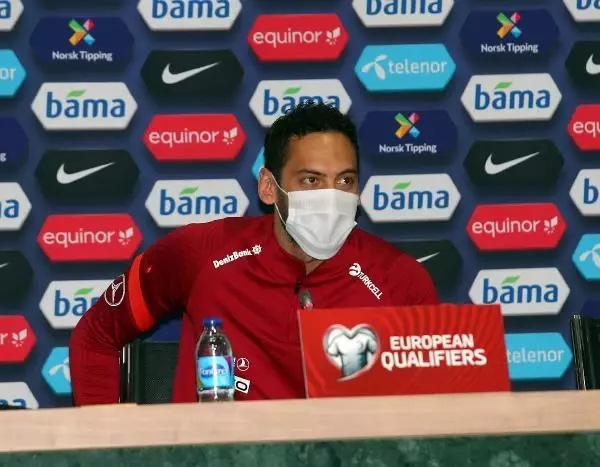 Hakan Çalhanoğlu: 'Norveç maçı) 'İnşallah yarın ülkemize galibiyetle döneriz'
