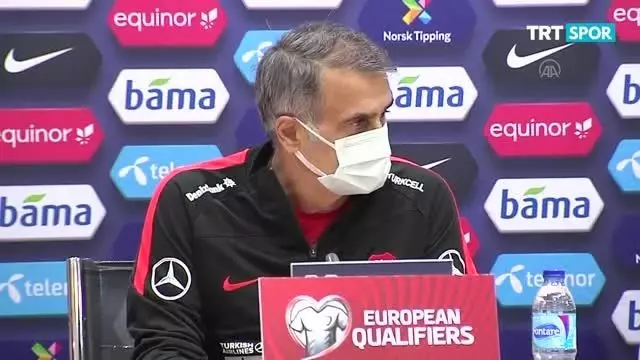 Hakan Çalhanoğlu: 'Norveç maçı) 'İnşallah yarın ülkemize galibiyetle döneriz' Hakan Çalhanoğlu: 'Norveç maçı) 'İnşallah yarın ülkemize galibiyetle döneriz'