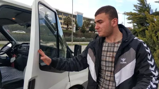 Hamile olan 3 aylık eşi seyir halindeki araçtan düşen kocanın feryatları yürekleri dağladı Hamile olan 3 aylık eşi seyir halindeki araçtan düşen kocanın feryatları yürekleri dağladı