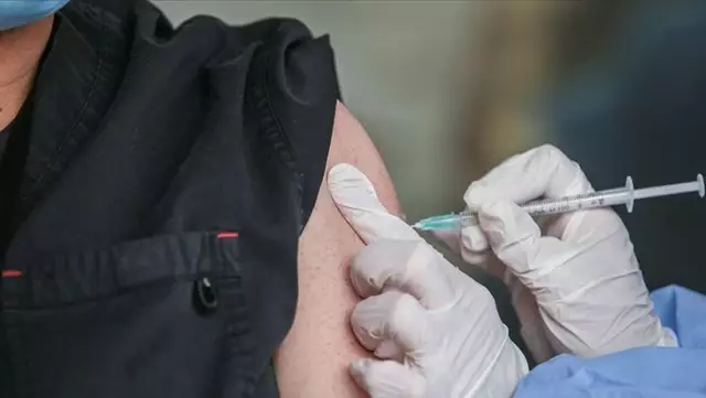 İngiltere'den müjde gibi araştırma: Pfizer-BioNTech aşısı ilk dozunda 'mükemmel koruma' sağlıyor İngiltere'den müjde gibi araştırma: Pfizer-BioNTech aşısı ilk dozunda 'mükemmel koruma' sağlıyor