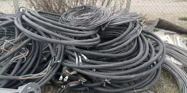 Kablo hırsızlığı şüphelisi 2 kişi yakalandı Kablo hırsızlığı şüphelisi 2 kişi yakalandı