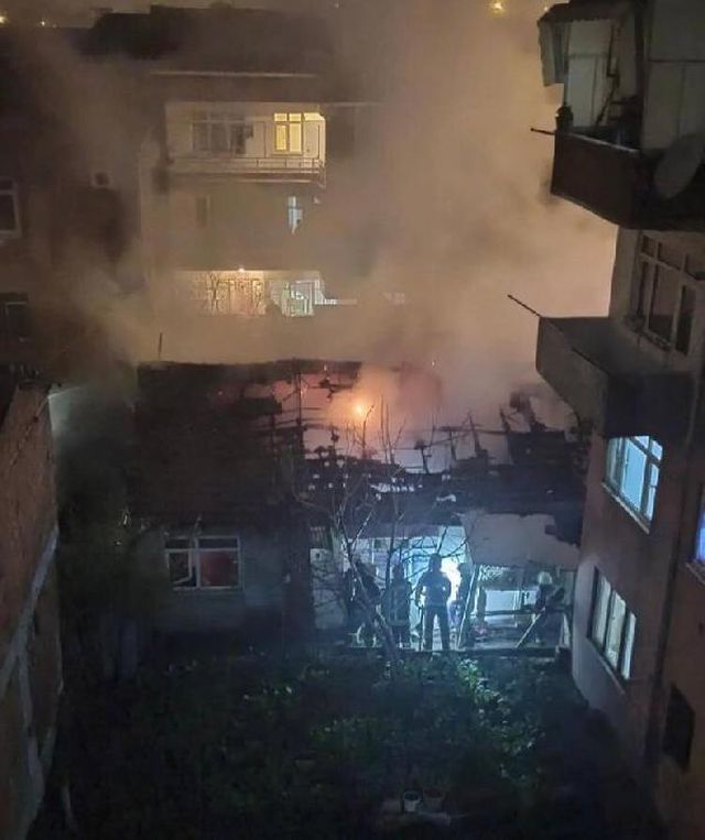 kagit toplayicisi gencin yasadigi ev alev ale 14023416 o