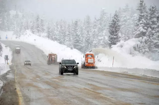 Kar kılınlığının 1 metreye ulaştığı Antalya-Konya karayolunda kartpostallık görüntüler Kar kılınlığının 1 metreye ulaştığı Antalya-Konya karayolunda kartpostallık görüntüler