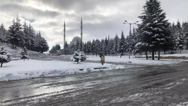 Konya'da 8 ilçede eğitime kar engeli Konya'da 8 ilçede eğitime kar engeli