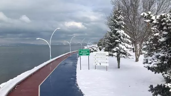 Konya'da 8 ilçede eğitime kar engeli Konya'da 8 ilçede eğitime kar engeli