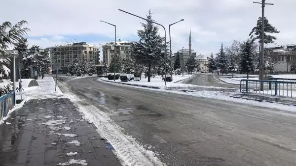 Konya'da 8 ilçede eğitime kar engeli Konya'da 8 ilçede eğitime kar engeli