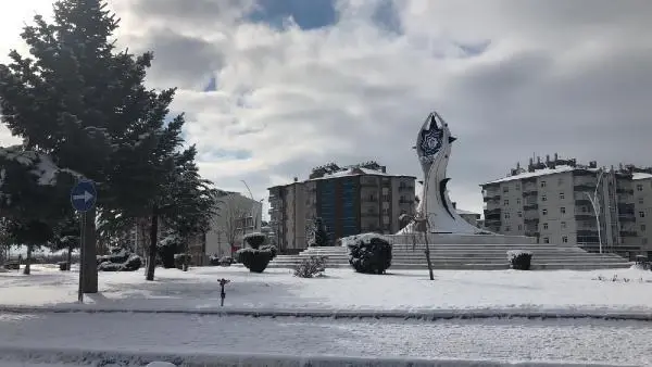 Konya'da 8 ilçede eğitime kar engeli Konya'da 8 ilçede eğitime kar engeli