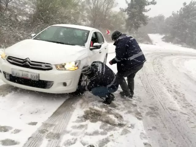 Manisa'da karla mücadele