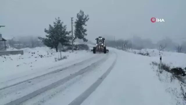 Manisa'da karla mücadele