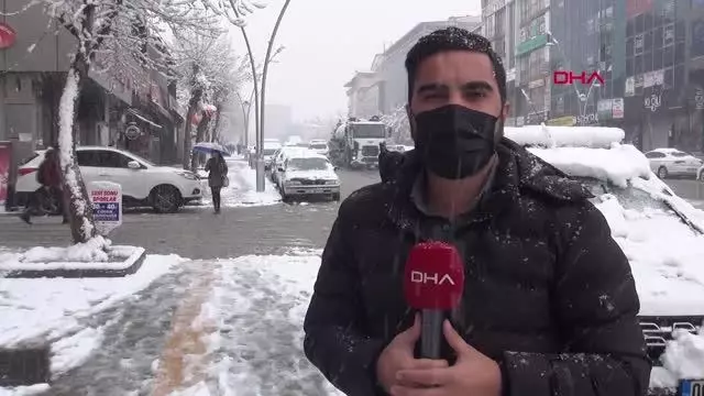 Muş'ta kar yağışı; 88 köy yolu kapandı Muş'ta kar yağışı; 88 köy yolu kapandı