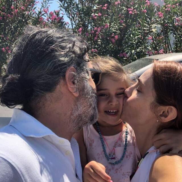 Oyuncu Nur Fettahoğlu, 8 yıldır evli olduğu Levent Veziroğlu ile 2. kez boşandı Oyuncu Nur Fettahoğlu, 8 yıldır evli olduğu Levent Veziroğlu ile 2. kez boşandı