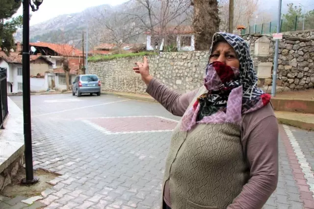 Saliha Nine hırsızları yakalattı, mahalleyi yanmaktan kurtardı Saliha Nine hırsızları yakalattı, mahalleyi yanmaktan kurtardı