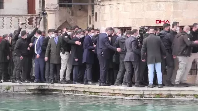 Son dakika haber... ŞANLIURFA Bakan Karaismailoğlu Bolluğu ve bereketi her haneye taşımayı sürdüreceğiz Son dakika haber... ŞANLIURFA Bakan Karaismailoğlu Bolluğu ve bereketi her haneye taşımayı sürdüreceğiz