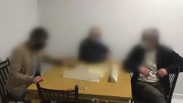 Adana'da sokağa çıkma kısıtlamasına uymayan 8 kişiye idari para cezası uygulandı Adana'da sokağa çıkma kısıtlamasına uymayan 8 kişiye idari para cezası uygulandı