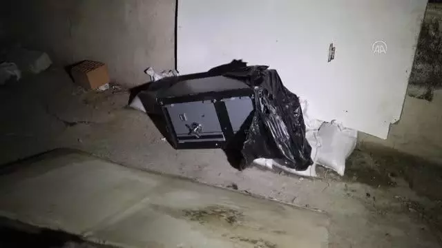 Sokakta çelik kasa bulundu Sokakta çelik kasa bulundu