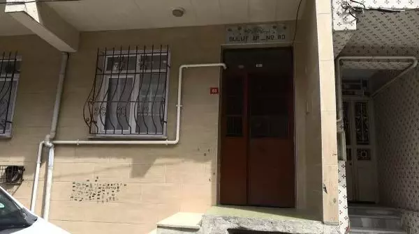 SULTANGAZİ'DE AYNI GÜN İKİ EVDEN HIRSIZLIK YAPAN 3 KADIN ŞÜPHELİ KAMERADA SULTANGAZİ'DE AYNI GÜN İKİ EVDEN HIRSIZLIK YAPAN 3 KADIN ŞÜPHELİ KAMERADA