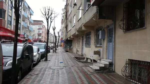 SULTANGAZİ'DE AYNI GÜN İKİ EVDEN HIRSIZLIK YAPAN 3 KADIN ŞÜPHELİ KAMERADA SULTANGAZİ'DE AYNI GÜN İKİ EVDEN HIRSIZLIK YAPAN 3 KADIN ŞÜPHELİ KAMERADA