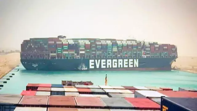 Süveyş Kanalı: Dev gemi Ever Given'ı kurtarma operasyonu nasıl yapılıyor?